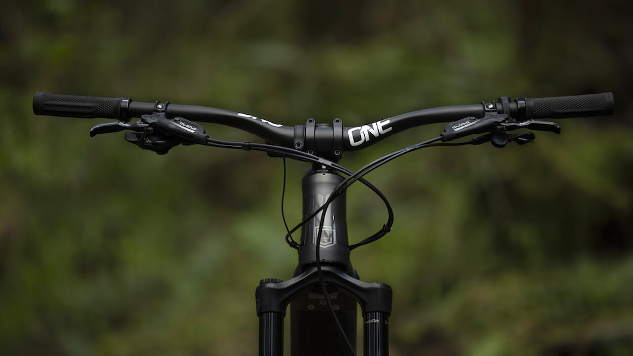 One Up anuncia su nuevo manubrio de carbón para E-BIKES