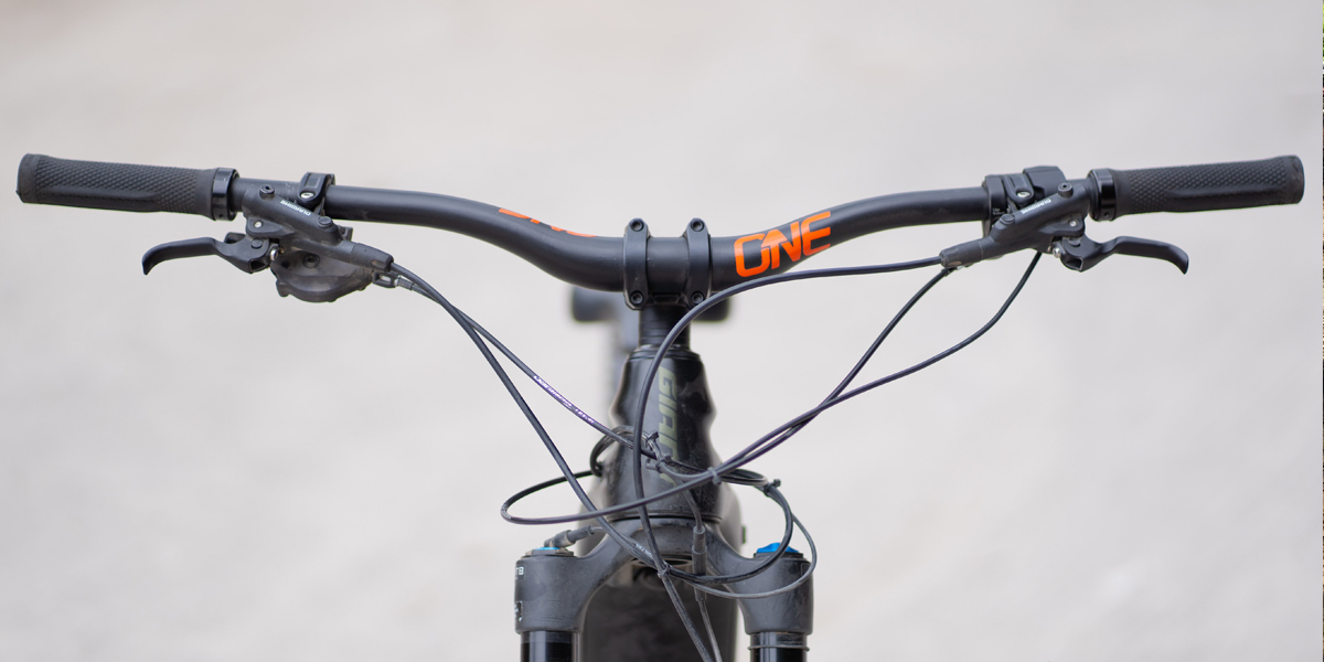 ¿Menos fatiga y mas precisión? Review del manubrio OneUp Carbón 