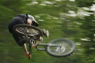 "Canine" ¡El nuevo video de Tom Van Steenbergen!