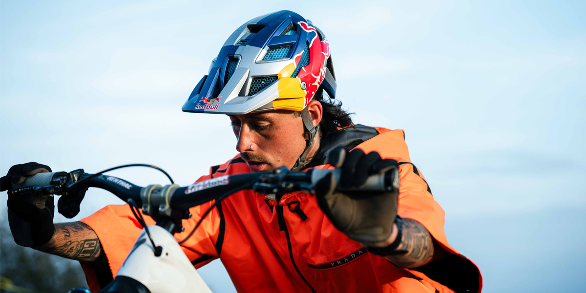 ¡Kriss Kyle en en los viñedos de Lavaux, Suiza! Red Bull Bike