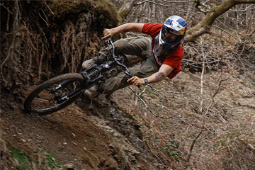 ¡Brage Vestavik y su nuevo pedal Burgtec!