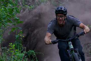 Matt Hunter volando por los trails en la nueva Stumpjumper