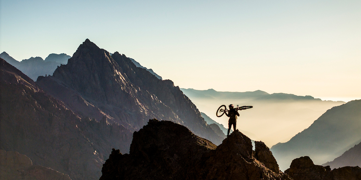 Nico Vink explorando nuevas zonas de Freeride en "Cordillera"